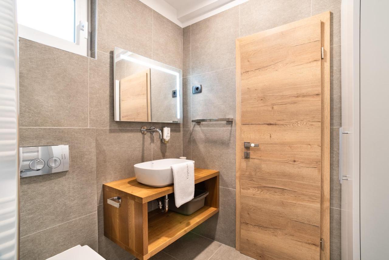 Capraria Appartments In Historic Center, With Private Parking كوبر المظهر الخارجي الصورة