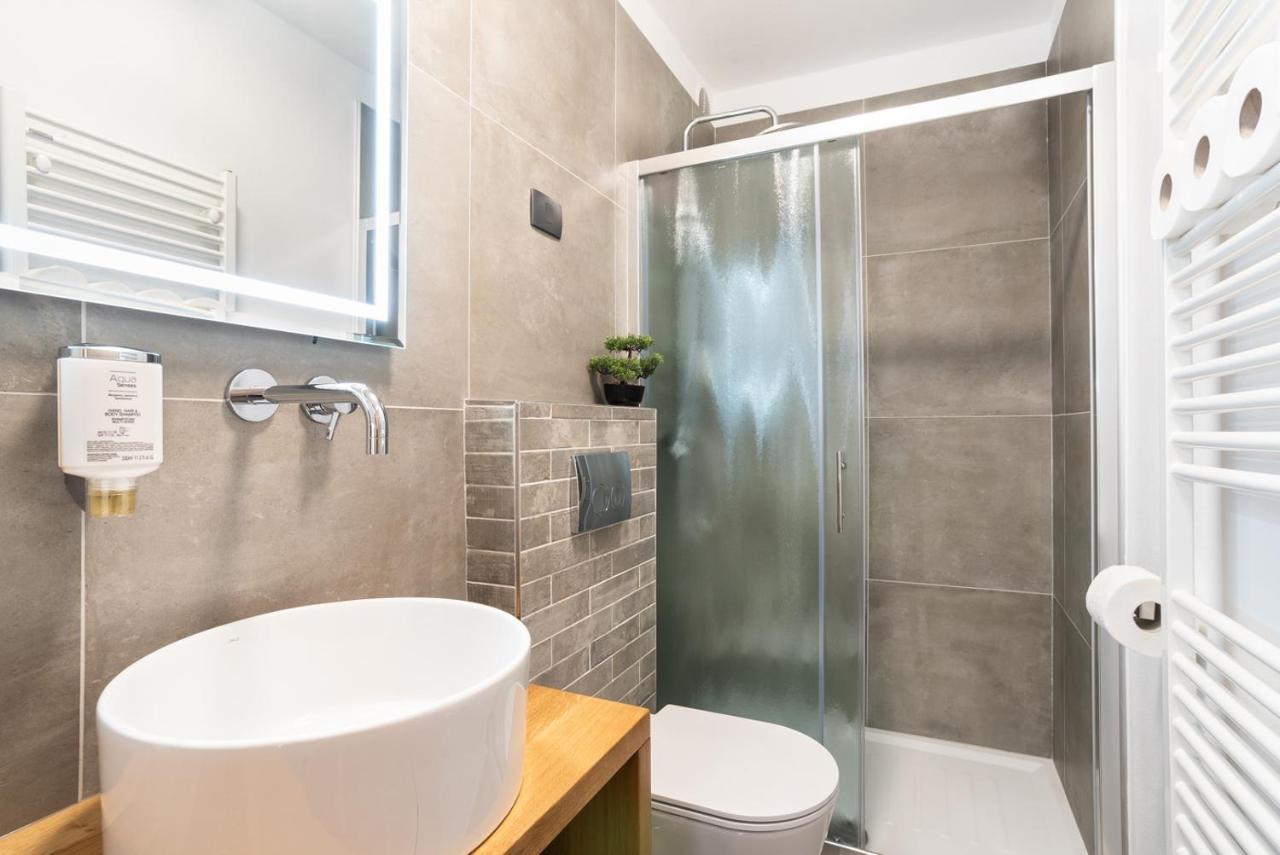 Capraria Appartments In Historic Center, With Private Parking كوبر المظهر الخارجي الصورة
